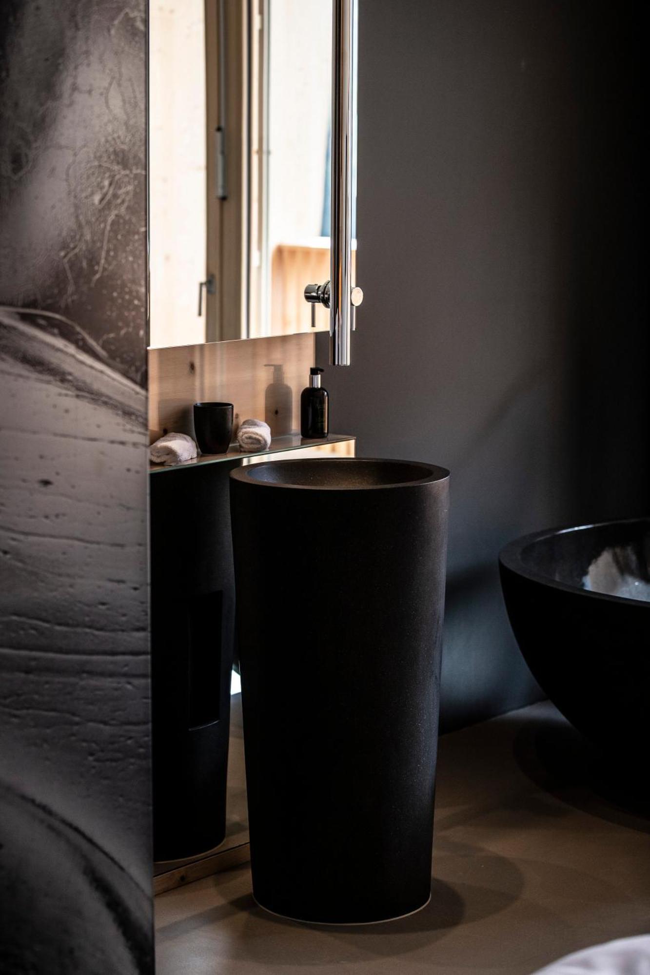 Hotel Arnica Scuol - Adults Only Exterior photo